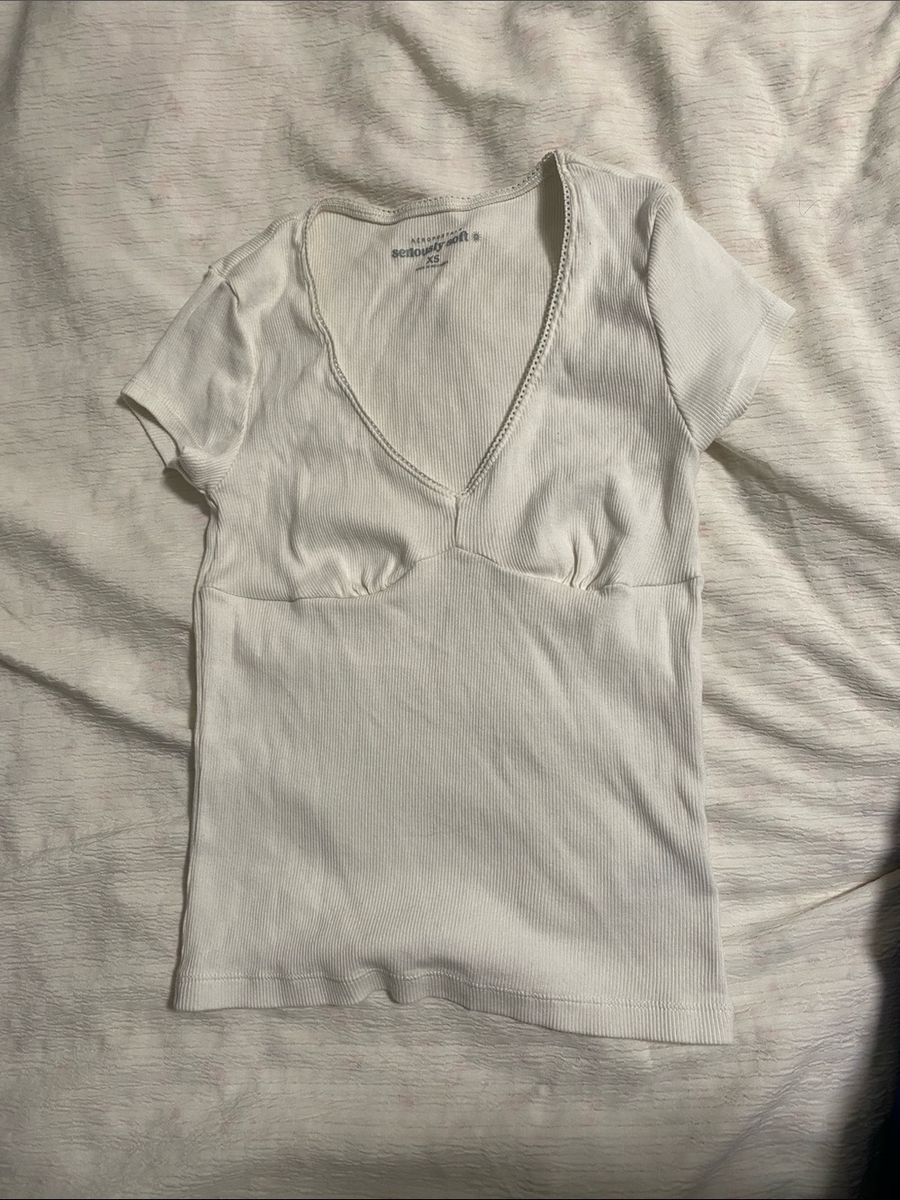 Aeropostale White Ribbed V-Neck Short Sleeve Tee